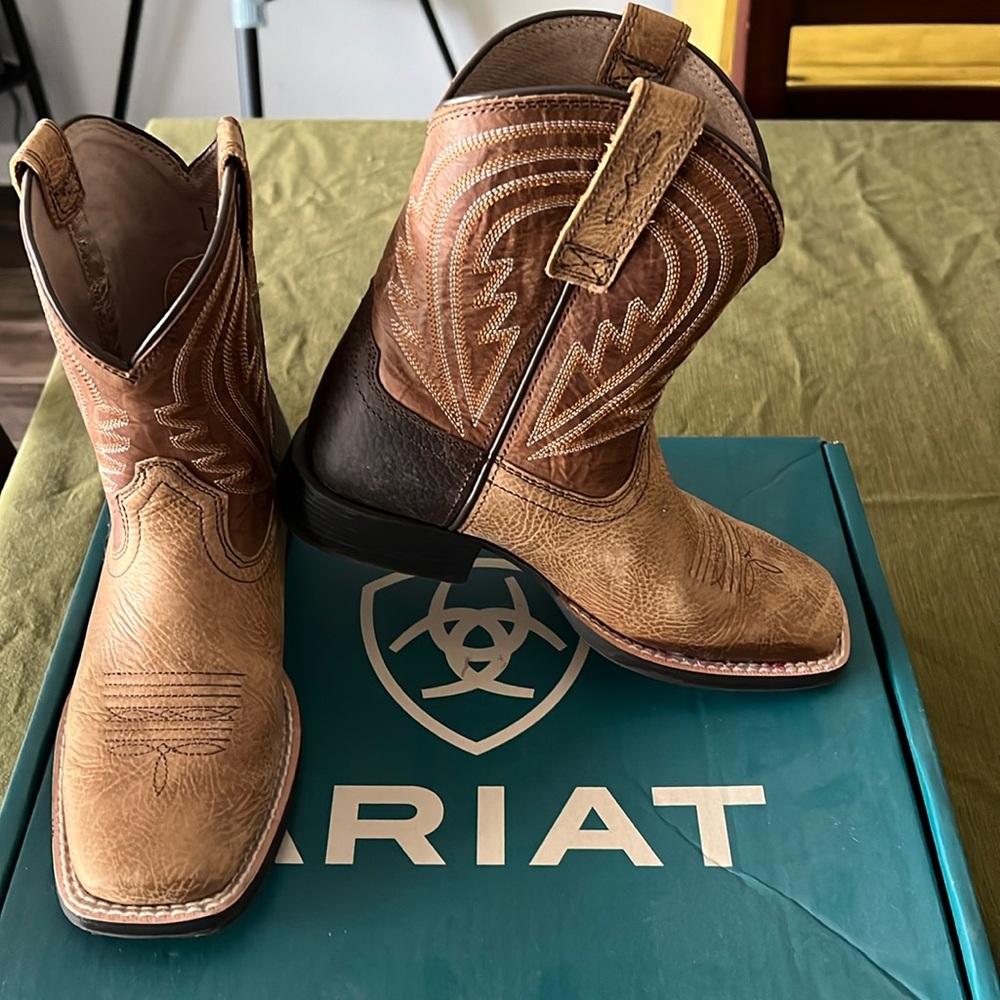 Girls cowboy boots